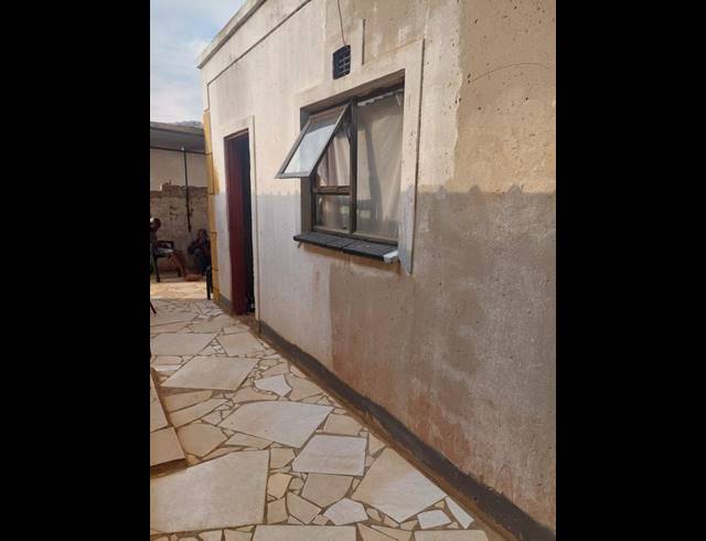 7 BEDROOM HOUSE FOR SALE IN KATLEHONG SOUTH